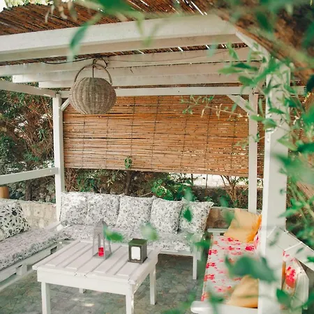 فندق مبيت وإفطار Zeren Alacati Çeşme