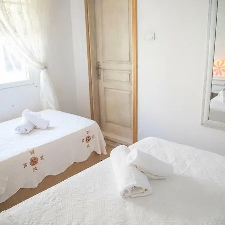 فندق مبيت وإفطار Zeren Alacati Çeşme